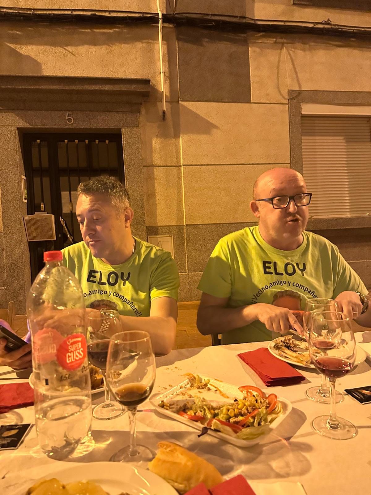 Celebración del reencuentro de los niños que se criaron en la calle Nicomedes Martín Mateos de Ponferrada.