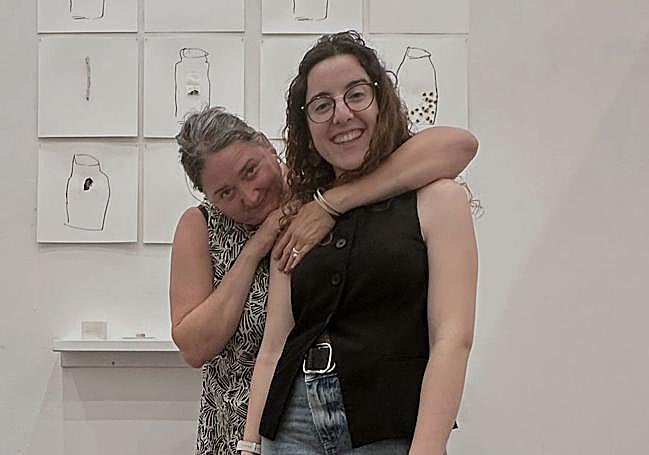 Sandra Sarasola y Lara Fernández, propulsoras del proyecto 'Notas, Pinceladas y Letras'.