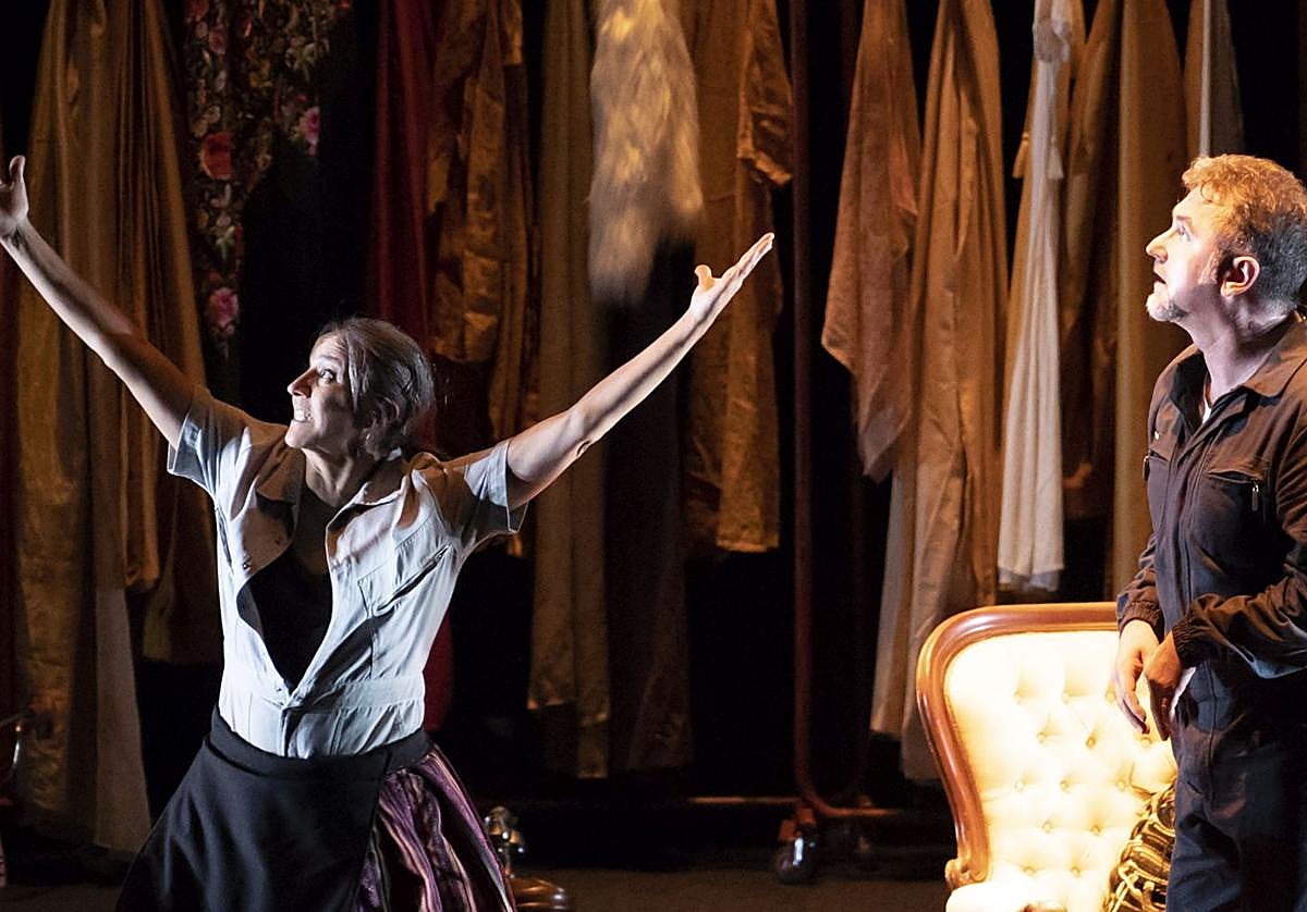 Perigallo Teatro estrena el programa de abono del Bergidum con 'Por voluntad propia'.