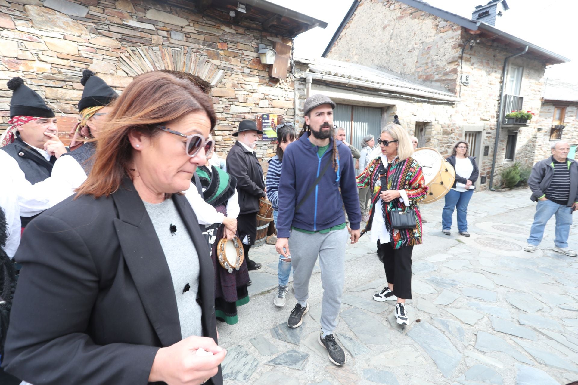 Las imágenes del acto de homenaje al bombero forestal fallecido en Espinoso de Compludo