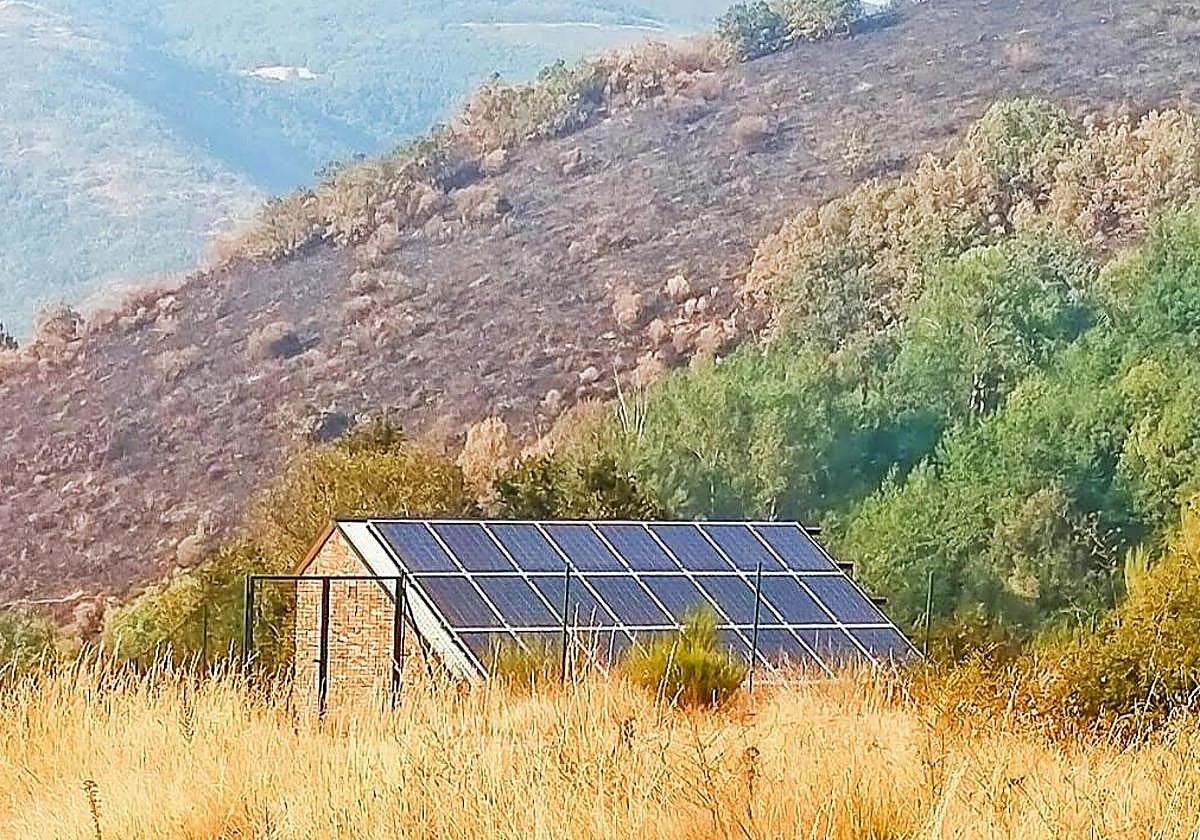 Imagen de la instalación fotovoltáica con la que se autoabastece el pueblo de Carracedo de Compludo.
