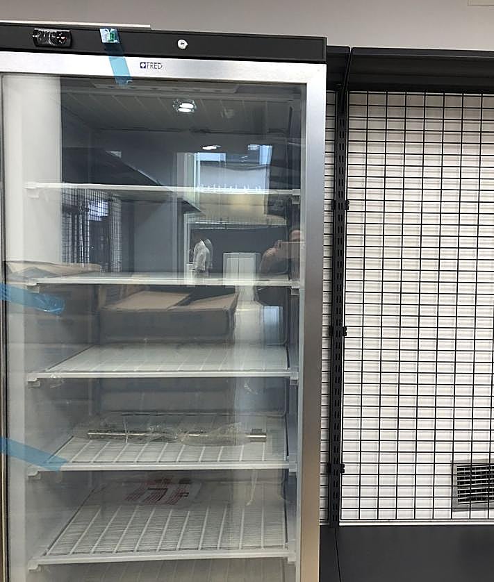 Imagen secundaria 2 - Imágenes del exterior y del interior del nuevo supermercado asiático que se abrirá en la calle Camino de Santiago de la capital berciana.