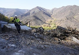 Las imágenes de la visita a las labores de reconstrucción de Lusio