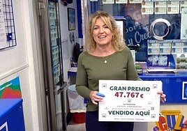 Imagen de la lotera que regenta la administración de lotería donde se ha vendido el premio.