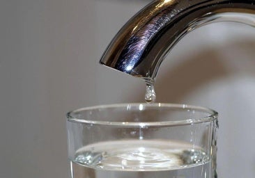 Sin agua potable en pueblos del Bierzo: los efectos de la ceniza de los incendios llegan con la lluvia