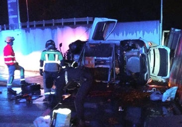 Trasladan al hospital a una conductora de 44 años que chocó contra un muro en Ponferrada