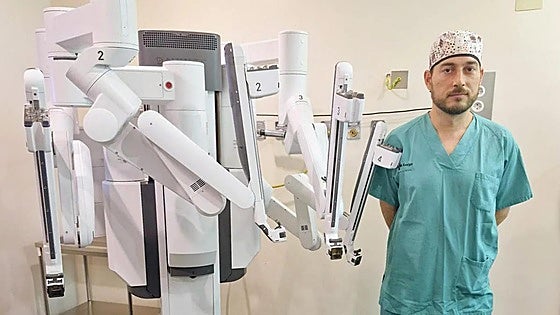 Un año de cirugía robótica en El Bierzo: 58 operaciones, el 89% de Urología