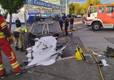 Herido un hombre tras volcar su vehículo en la capital berciana