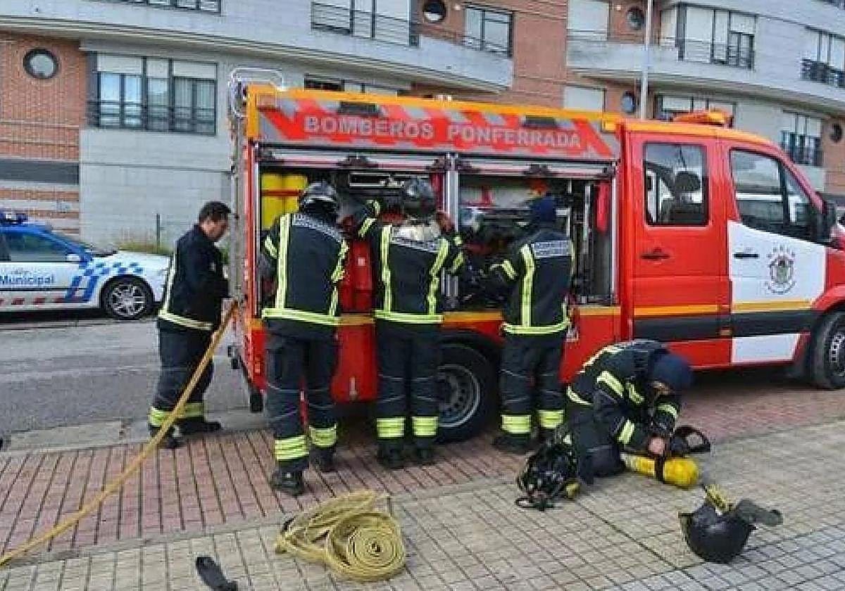 Imagen de archivo de bomberos.