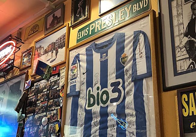 Pequeño museo tributo a la Sociedad Deportiva Ponferradina en La Destilería.