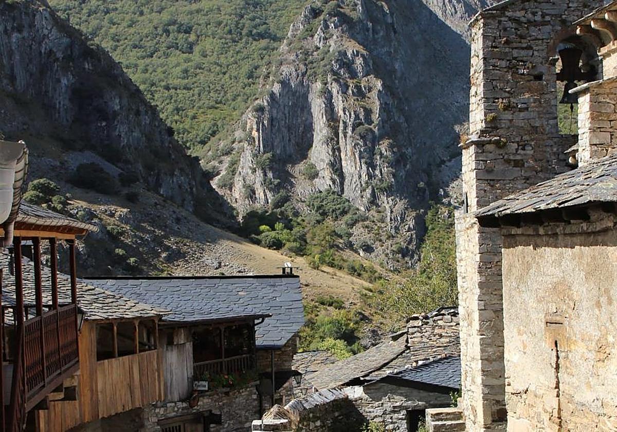 Imagen de la localidad berciana de Peñalba de Santiago.