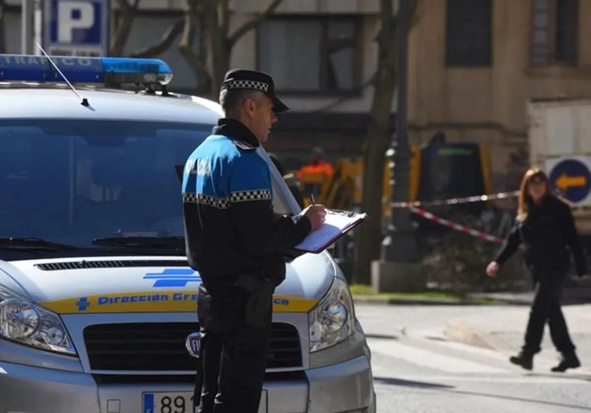 Imagen de un agente de la Policía Municipal de Ponferrada.