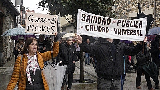 Toreno, Páramo y Berlanga se manifiestan por la sanidad pública