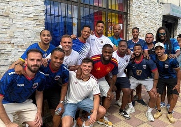 La comunidad caboverdiana en Bembibre vive el debut mundialista de su selección: «Es un día histórico, estamos soñando»