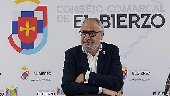 El presidente del Consejo asegura que la nueva RPT recoge la figura de bombero forestal
