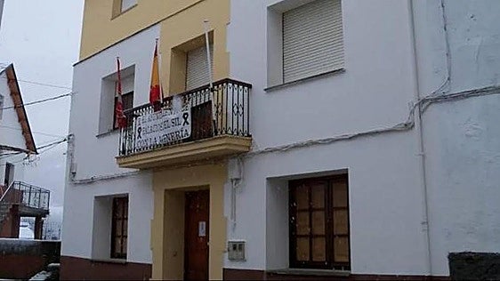 Palacios del Sil valora llevar a cabo «medidas de presión» ante la «nula atención médica»