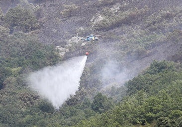 Evolucionan favorablemente los incendios de León gracias a la meteorología nocturna