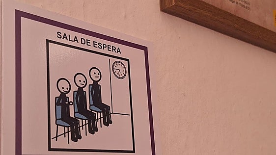 Cuarteles de la Guardia Civil estrenan pictogramas para las personas con autismo
