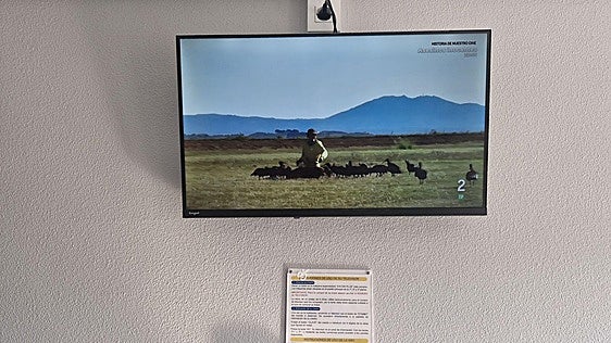 El Hospital del Bierzo finaliza la implantación de televisión gratuita en todas sus habitaciones