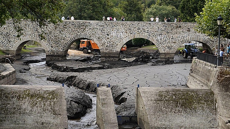 Molinaseca se recupera tras los arrastres del 15 de agosto: «Pudimos sacar a la gente del agua para que no hubiera riesgo»