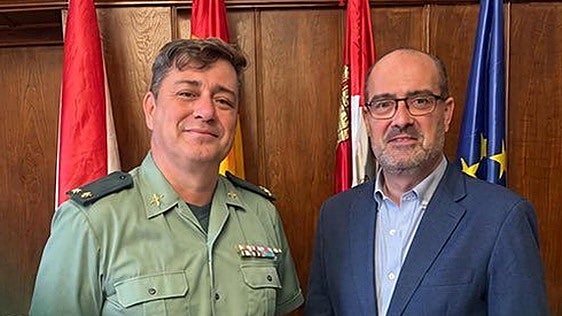 Ponferrada despide al teniente adjunto de la Guardia Civil, Martín Garretas