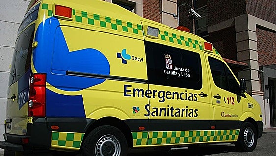 Dos heridos tras atropellar una bicicleta a un peatón en Vega de Espinareda