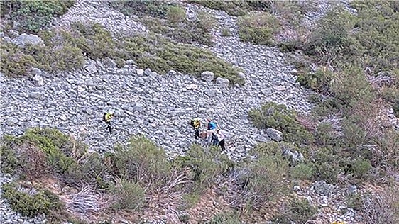 Evacúan en helicóptero a tres mujeres y un perro que se extraviaron en la zona del Catoute