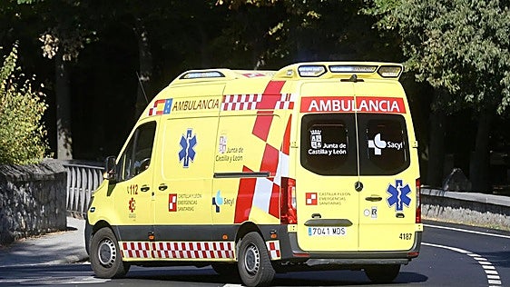 Una mujer herida en un accidente entre tres turismos en Columbrianos