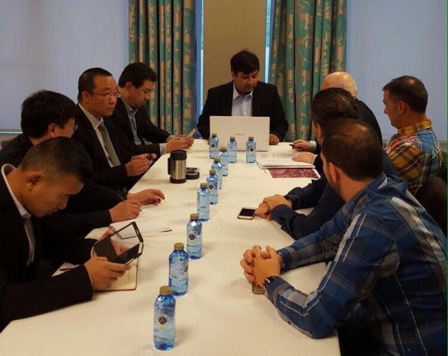 Delegación de la multinacional china, en una reunión celebrada en Ponferrada. 