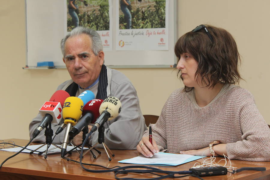 Los responsables de Cáritas Ponferrada, en la presentación del balance anual y la nueva campaña.