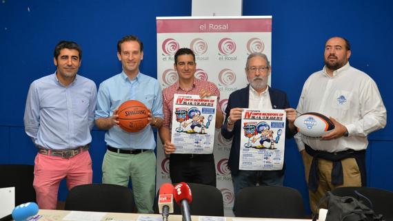 El edil de Deportes, representantes del CDP y Bierzo Rugby, en la presentación del IV Campus Multideporte. 