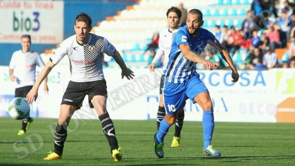 Yuri durante el partido ante el Caudal antes de su lesión.