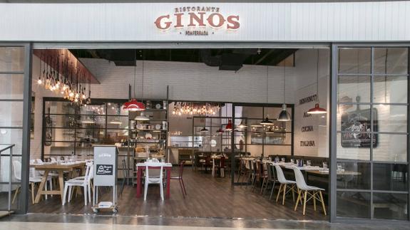 El restaurante Ginos abre sus puertas en El Rosal.