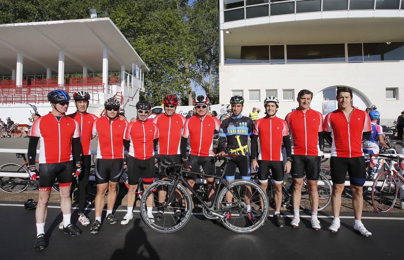 Carlos Sainz se suma al homenaje a Carlos Barredo