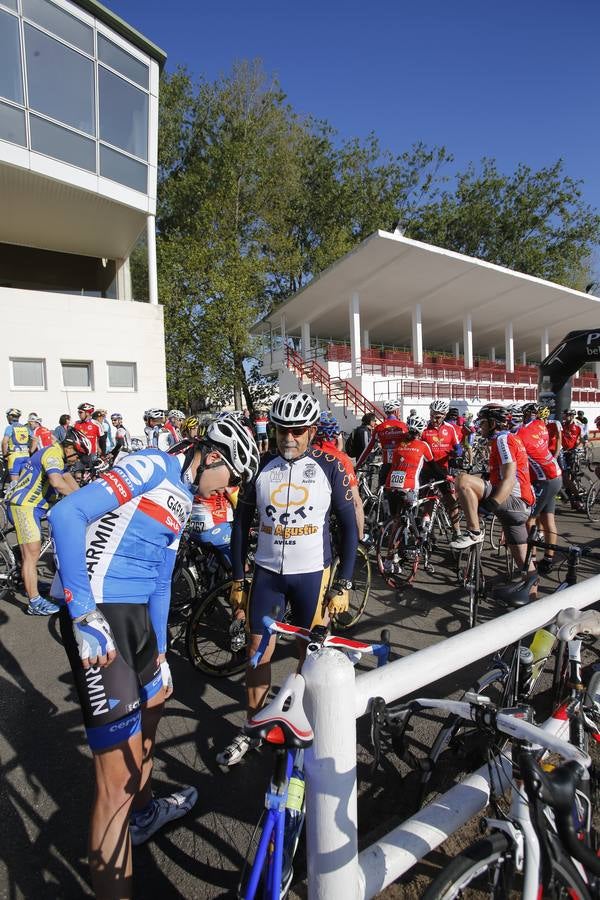 Carlos Sainz se suma al homenaje a Carlos Barredo