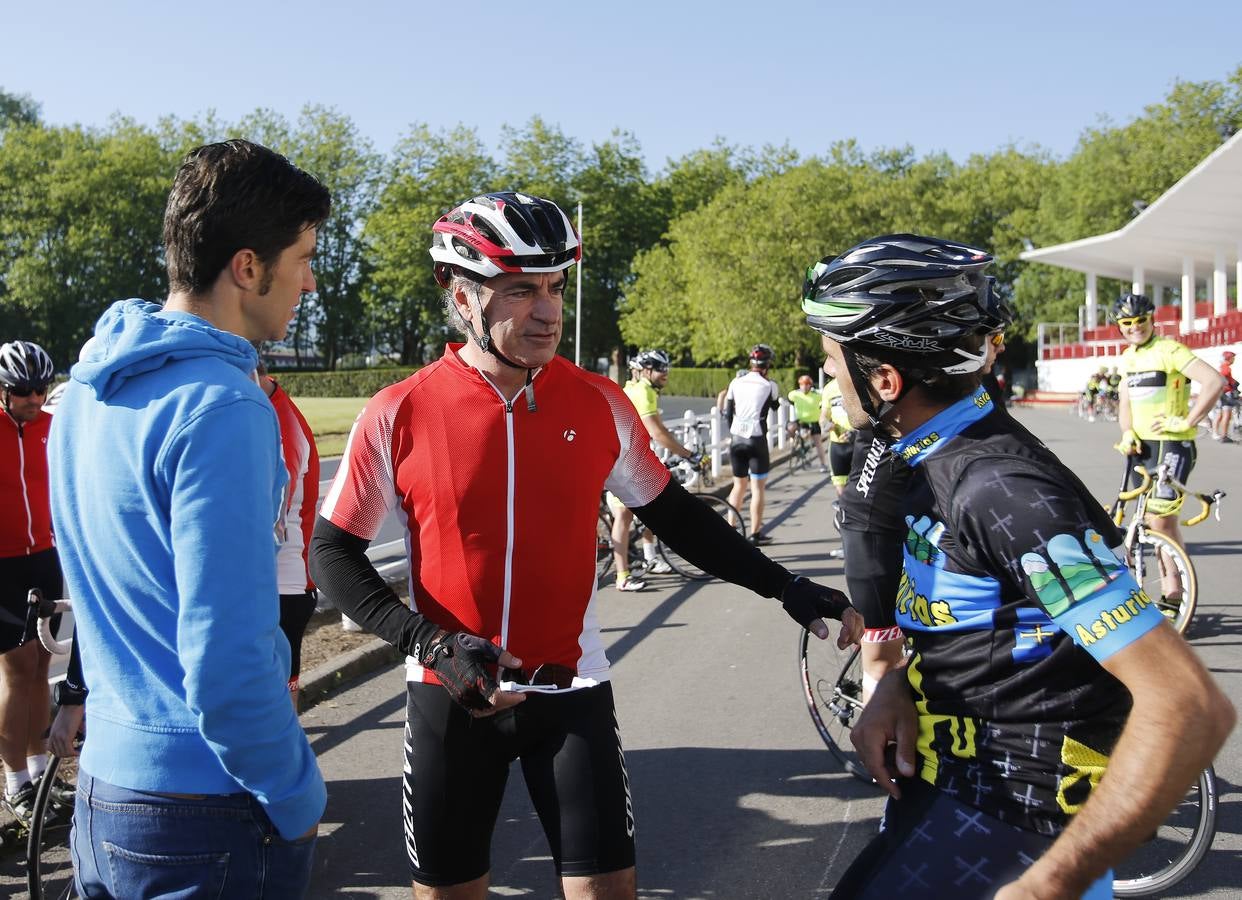 Carlos Sainz se suma al homenaje a Carlos Barredo