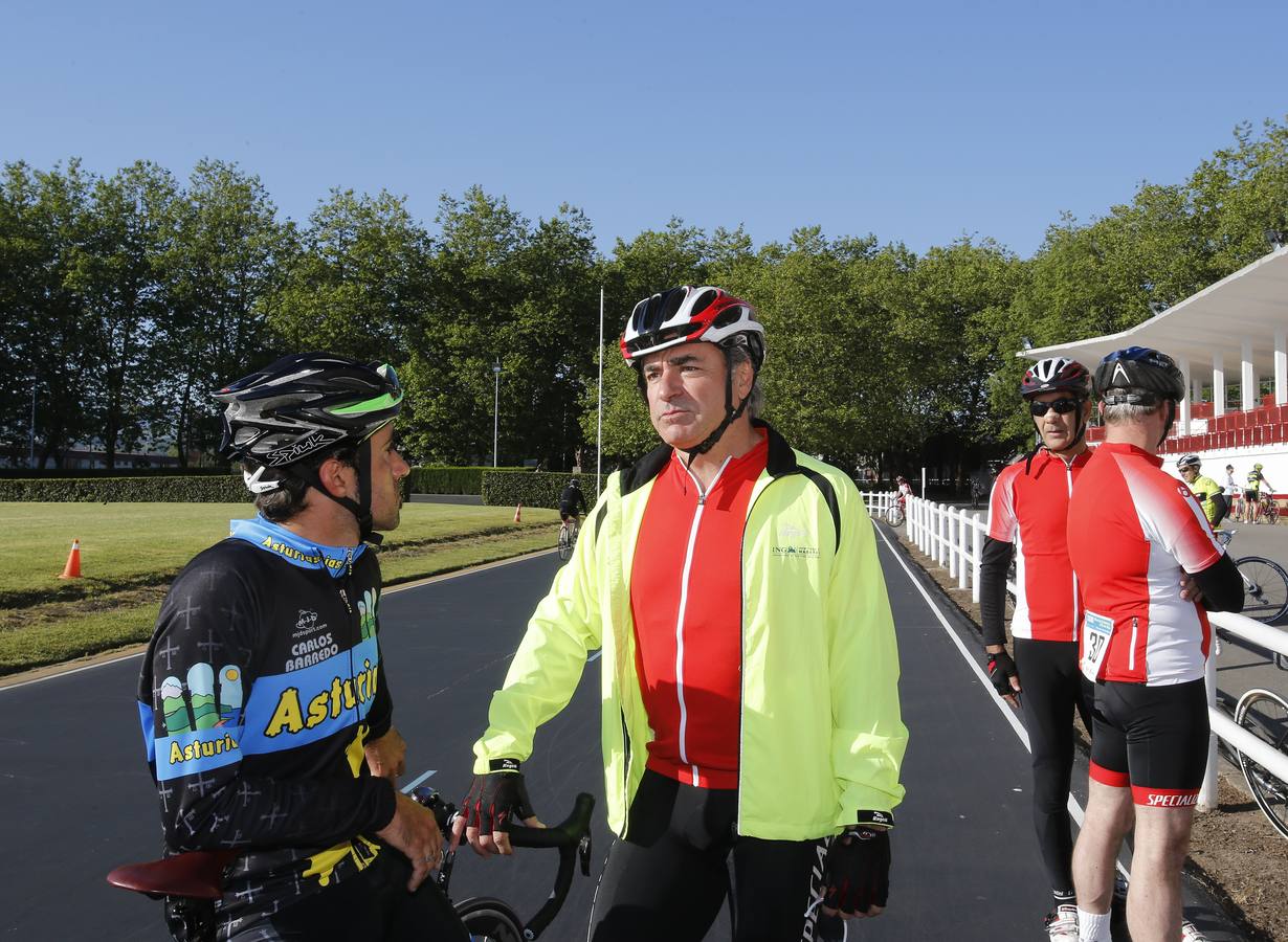 Carlos Sainz se suma al homenaje a Carlos Barredo