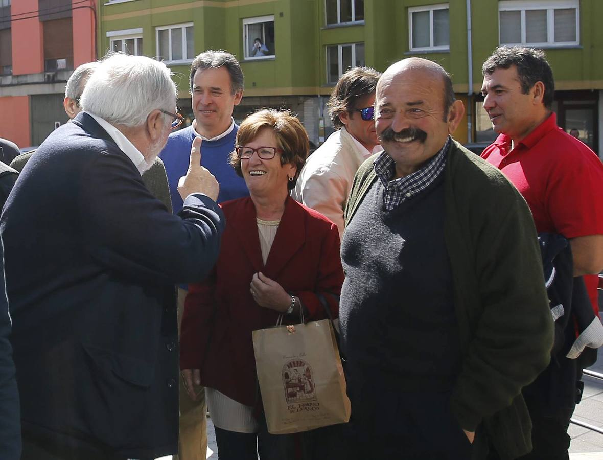 Cañete, entre protestas en Asturias