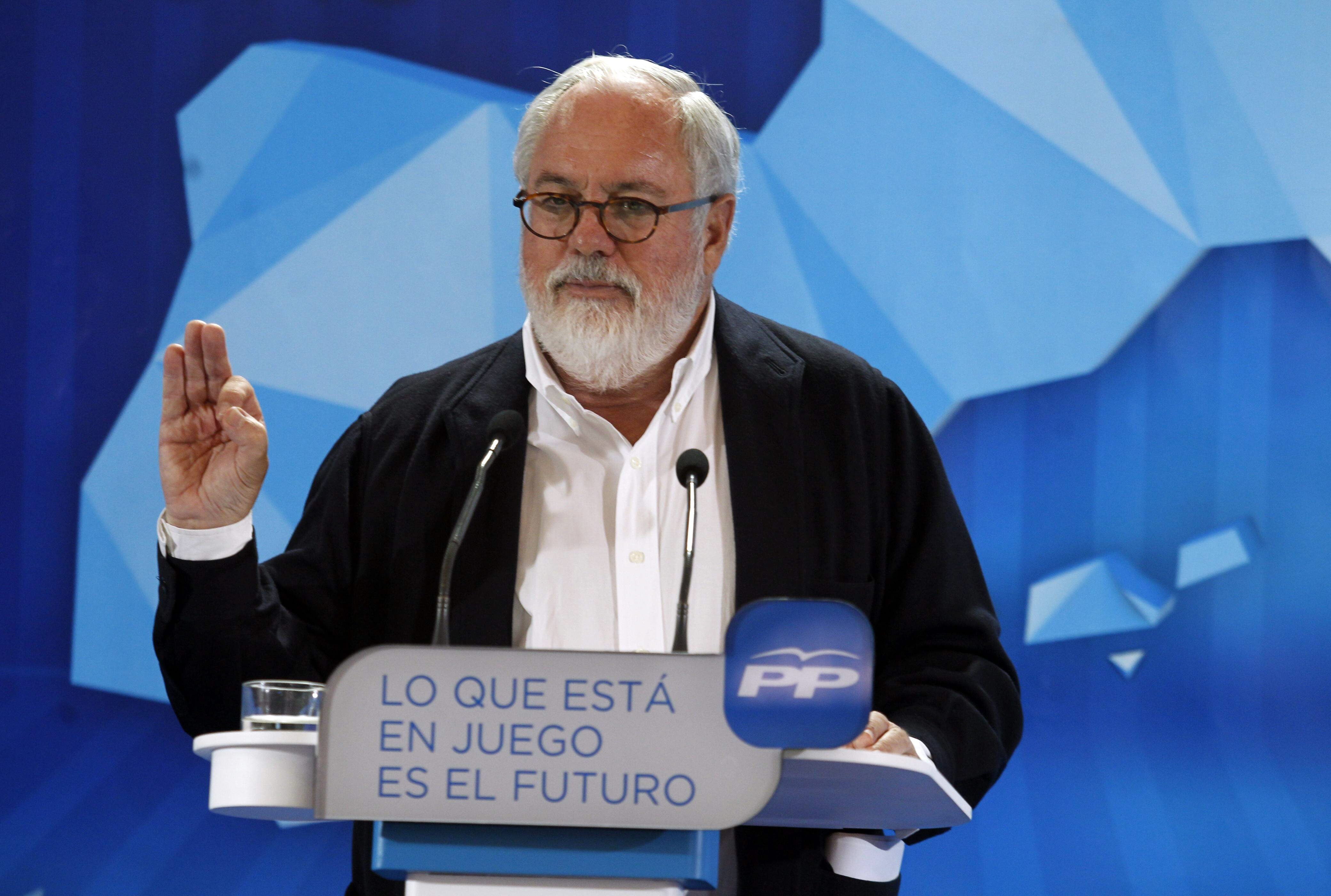 Mitin de Arias Cañete en Oviedo