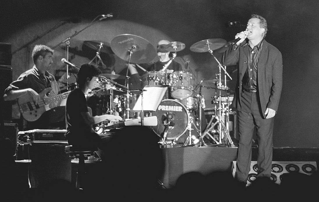 Víctor Manuel, su carrera en imágenes