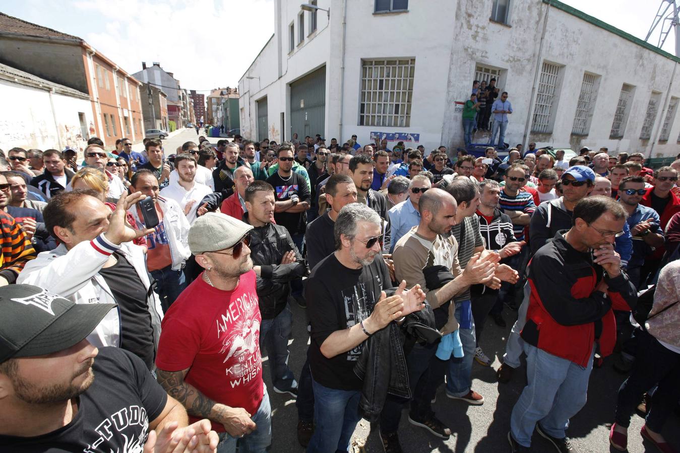 La emocionante asamblea de los trabajadores de Armón, en imágenes