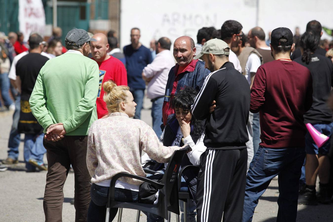 La emocionante asamblea de los trabajadores de Armón, en imágenes