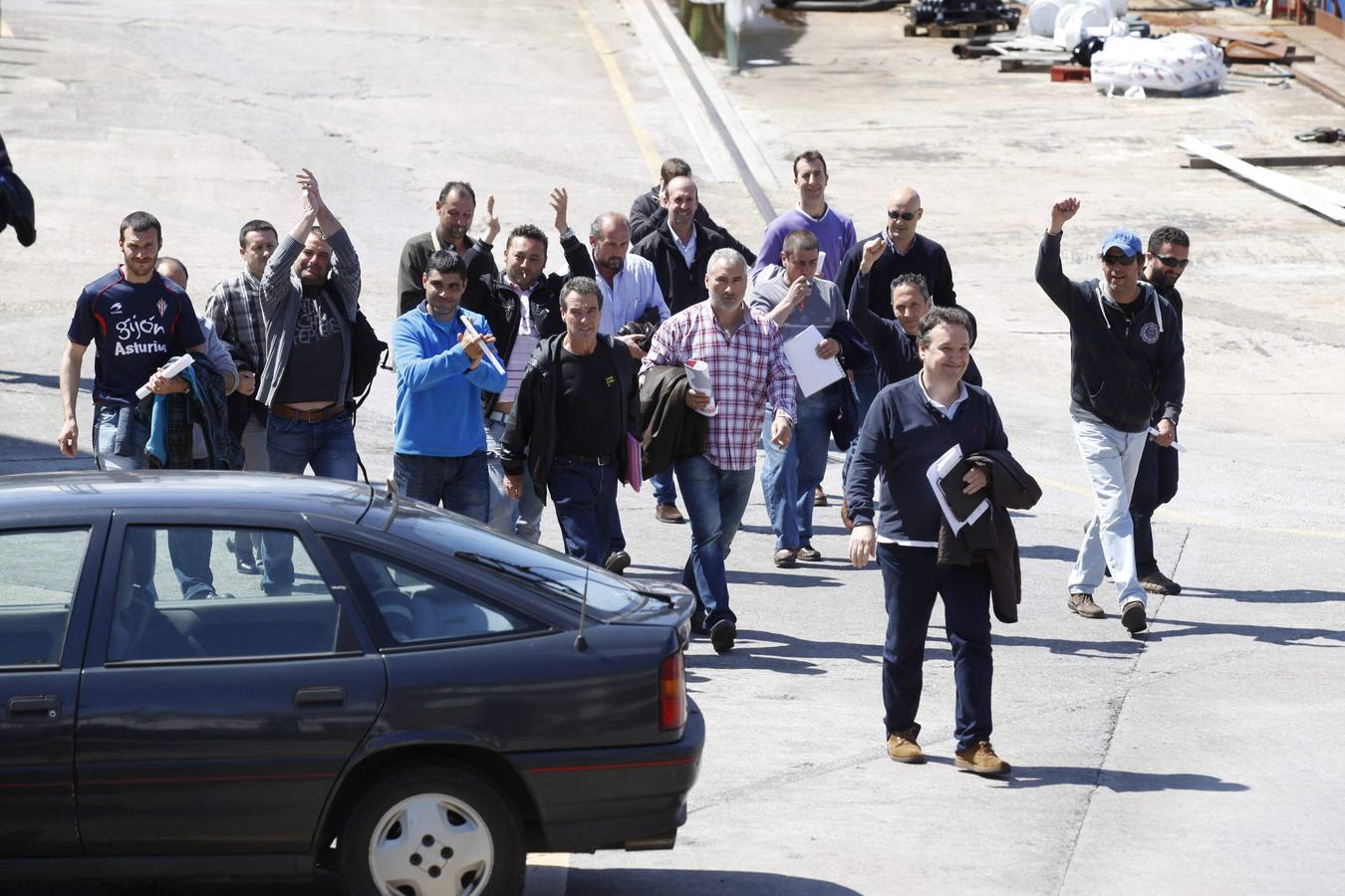 La emocionante asamblea de los trabajadores de Armón, en imágenes