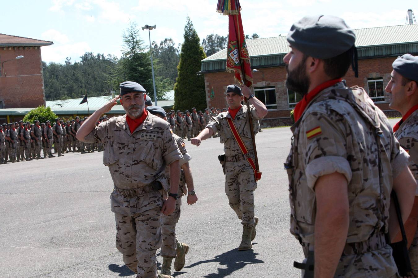 Parada militar en Cabo Noval