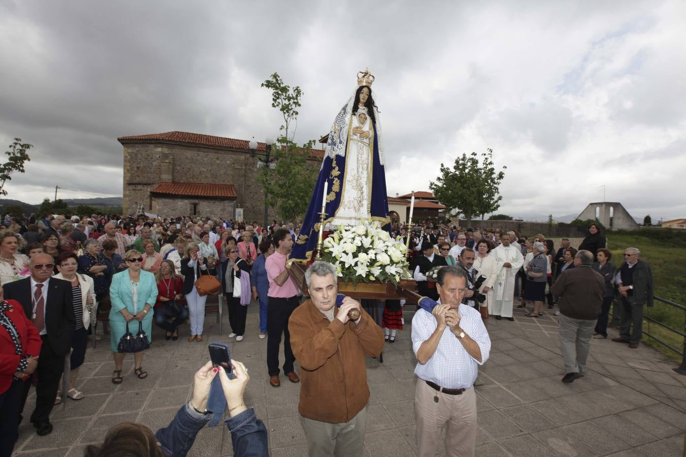 El Rito del Beso, en la Fiesta de El Puchero, en Villalegre