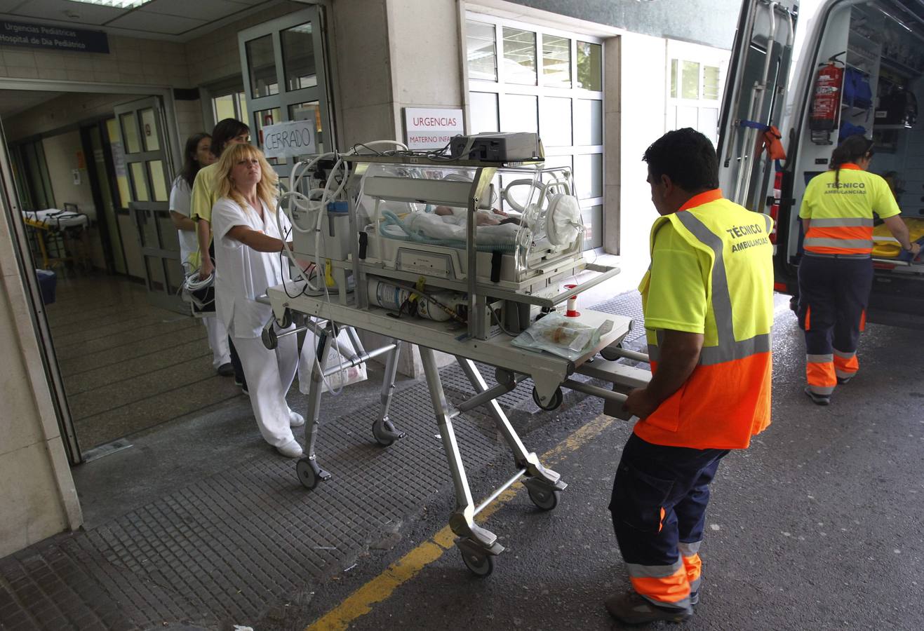 Las imágenes del traslado de los pacientes del viejo hospital al nuevo HUCA