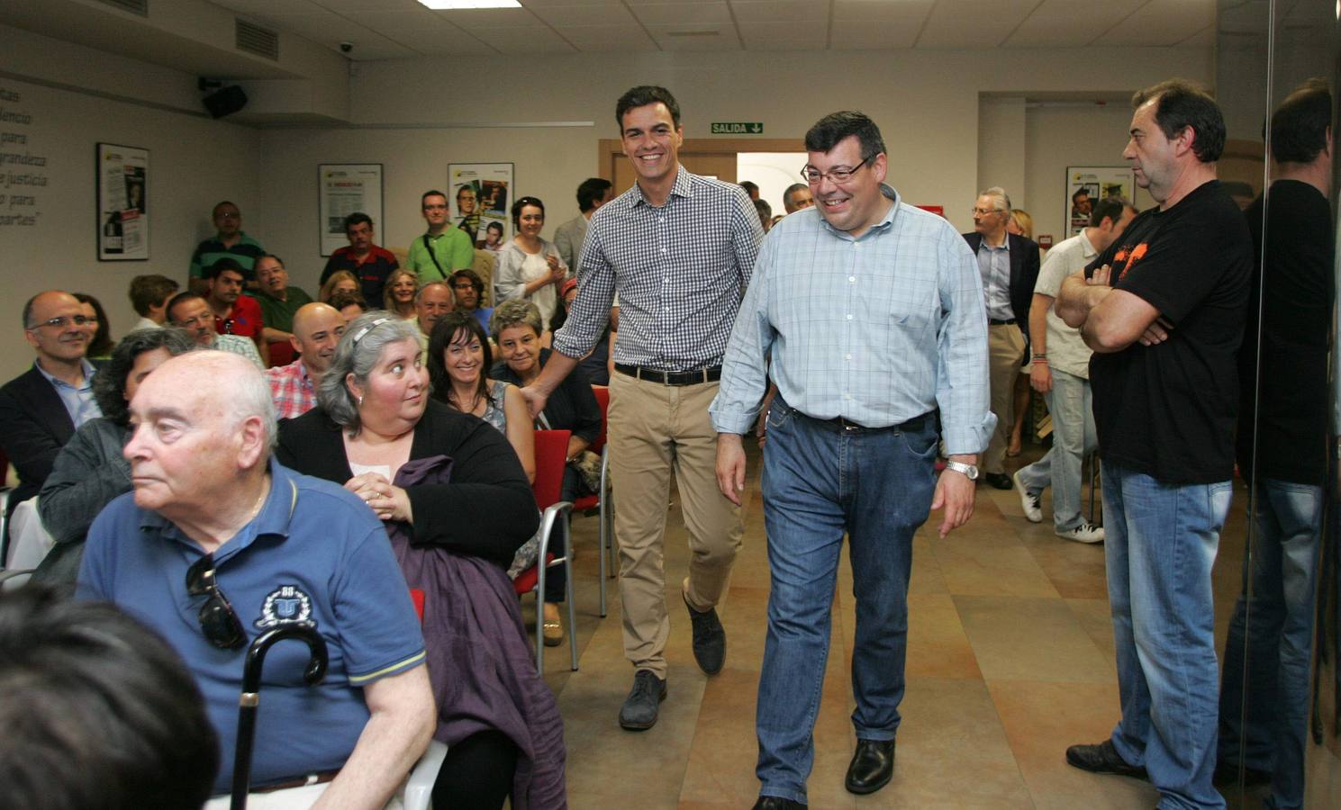 Pedro Sánchez recaba apoyos en Gijón