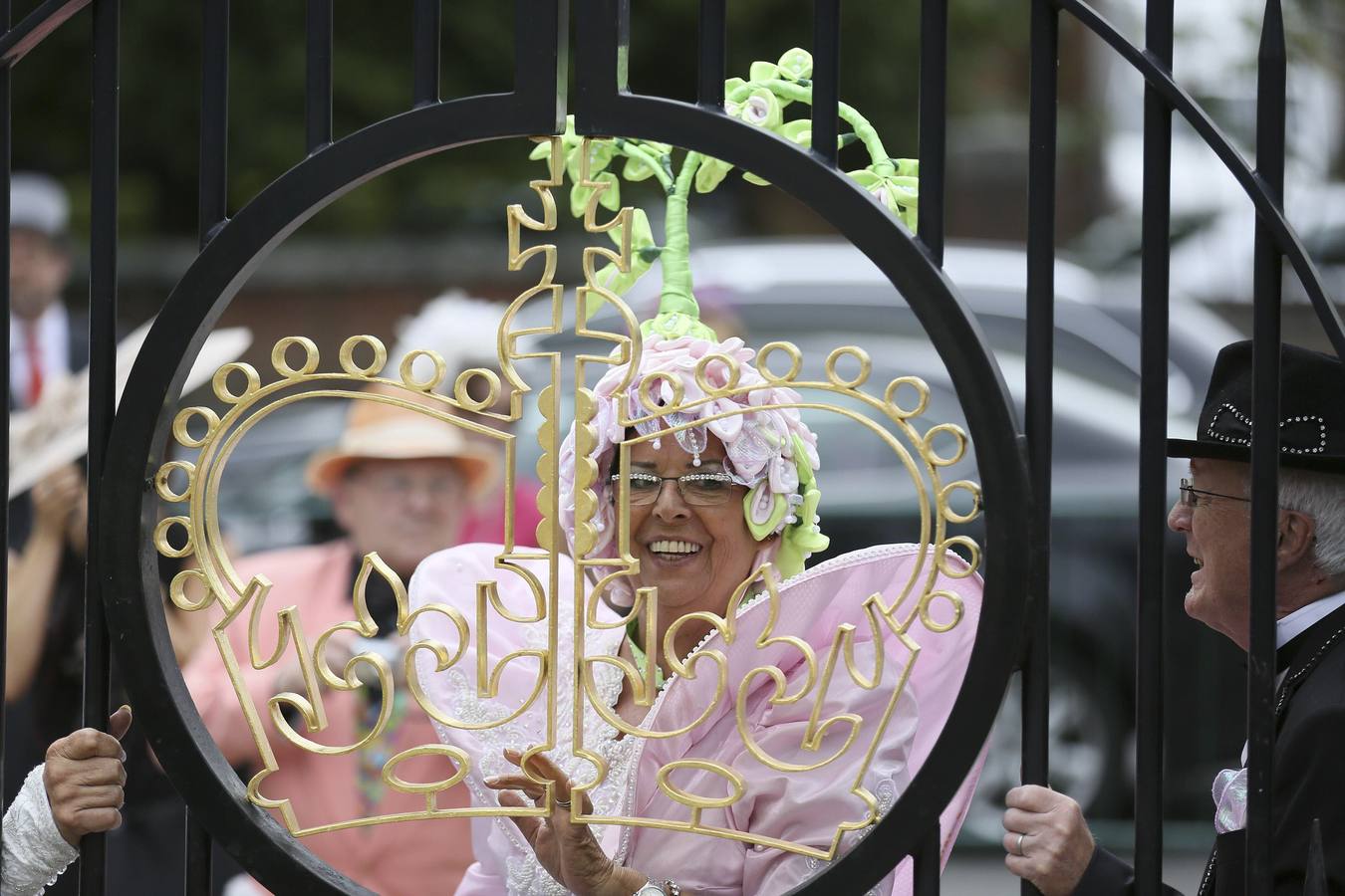 La locura de los sombreros en el Día de las Damas