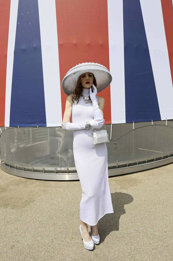 La locura de los sombreros en el Día de las Damas