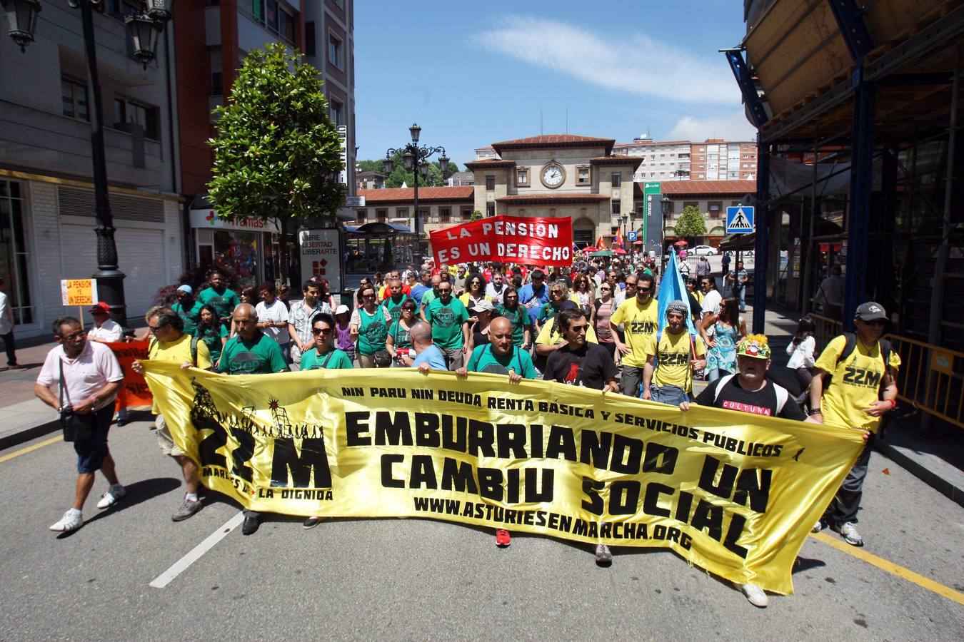 Manifestación por Oviedo contra la crisis y los recortes